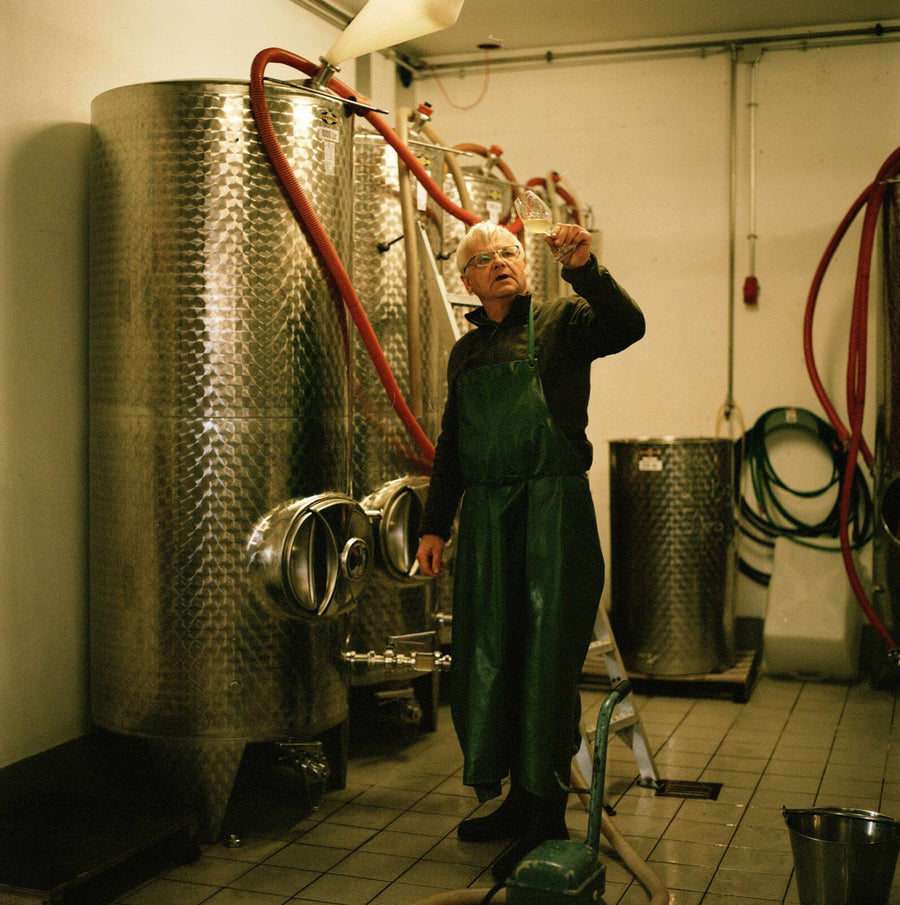 Richard Arns – Winzer und Vater der Winzerfamilie Arns an der Mosel, verbunden mit der Gutsabfüllung trocken